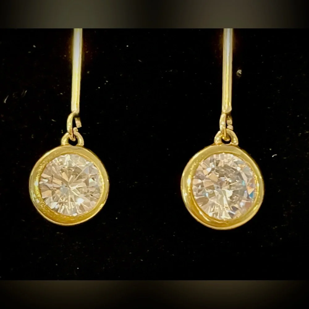 Gold and Diamond simulant Earrings. - Picture 2 of 7